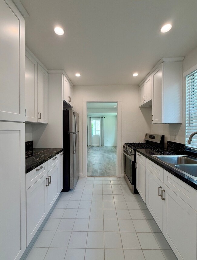 1438 11th St in Santa Monica, CA - Building Photo - Building Photo