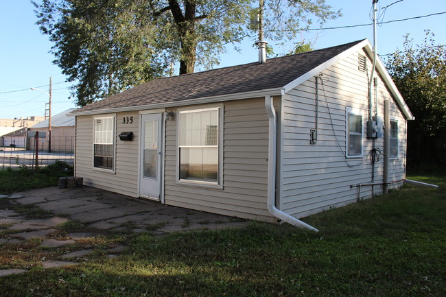 335 W 6th St in Fremont, NE - Building Photo - Building Photo