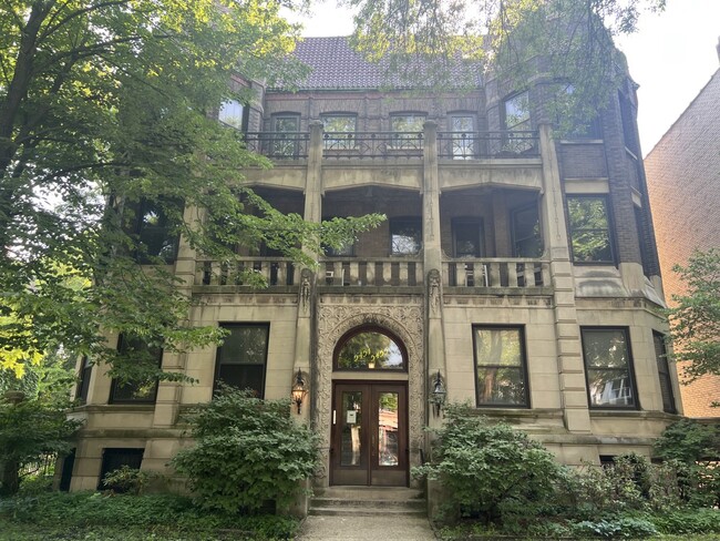 property at 5455 S Hyde Park Blvd