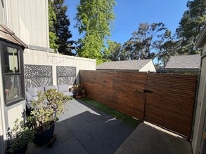 1527 Ashwood Dr in Martinez, CA - Building Photo - Building Photo