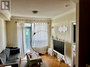 2-2002 Anndale Dr in Toronto, ON - Building Photo - Building Photo
