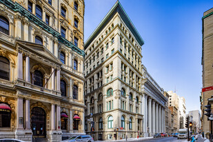 275 Saint-Jacques Rue in Montréal, QC - Building Photo