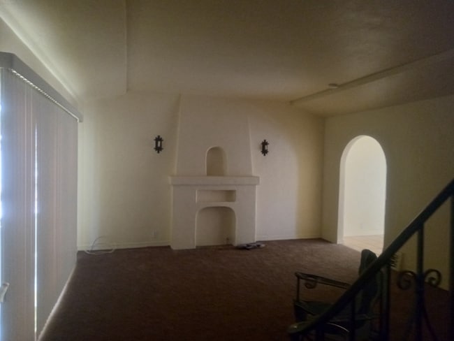 4721 S Budlong Ave in Los Angeles, CA - Building Photo - Building Photo