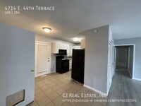 4714 E 44 Terrace photo'