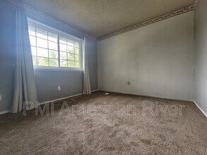 5125 Gibbons Dr in Carmichael, CA - Building Photo - Building Photo