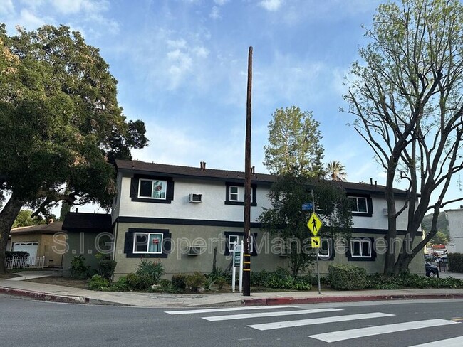 10560 Sherman Grove Ave in Los Angeles, CA - Building Photo - Building Photo