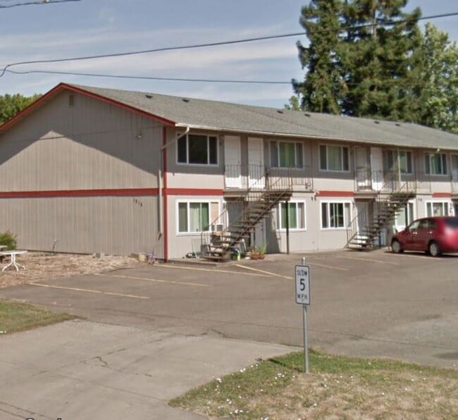 property at 1215 Pioneer St