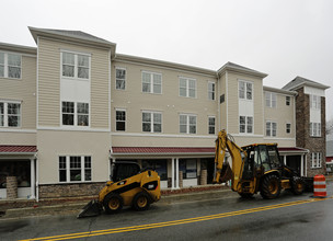 Brookland at Lakepointe in Hopatcong, NJ - Building Photo - Building Photo