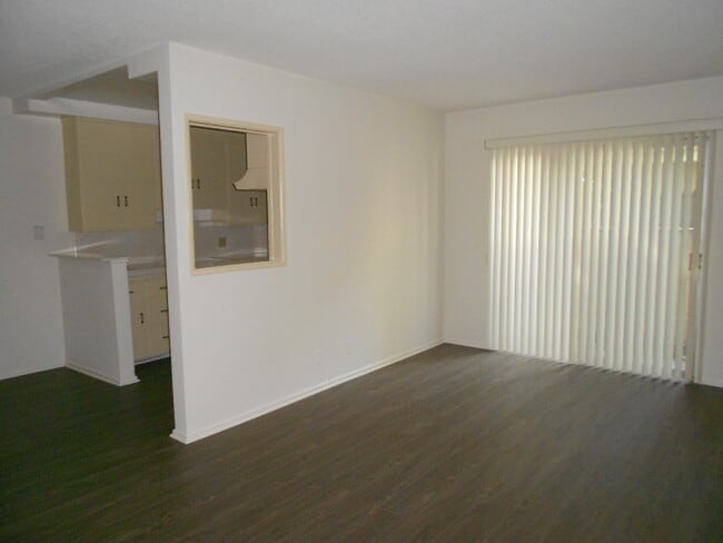 1523 Corinth Ave in Los Angeles, CA - Building Photo - Building Photo
