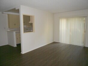 1523 Corinth Ave in Los Angeles, CA - Foto de edificio - Building Photo
