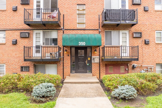 Morgan Place in Drexel Hill, PA - Building Photo - Building Photo