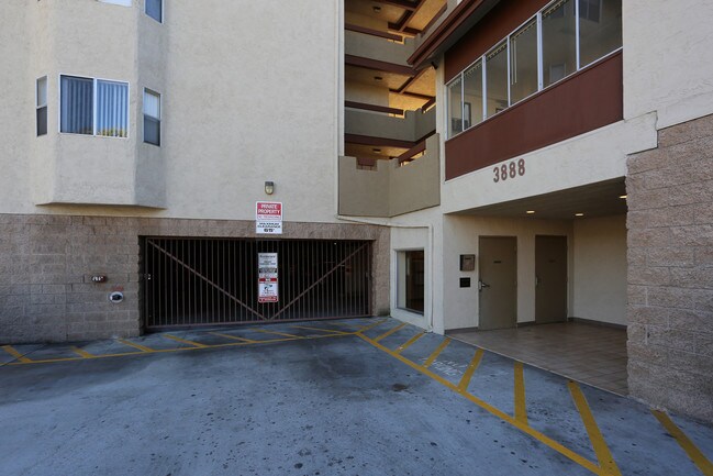 Genesee Colony in San Diego, CA - Foto de edificio - Building Photo