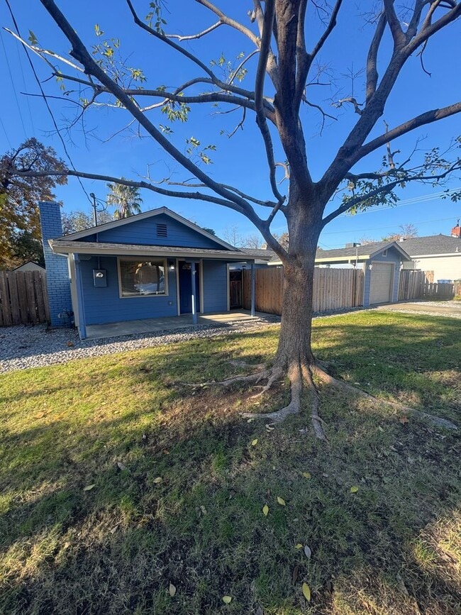 2124 Garden Ave in Redding, CA - Building Photo - Building Photo