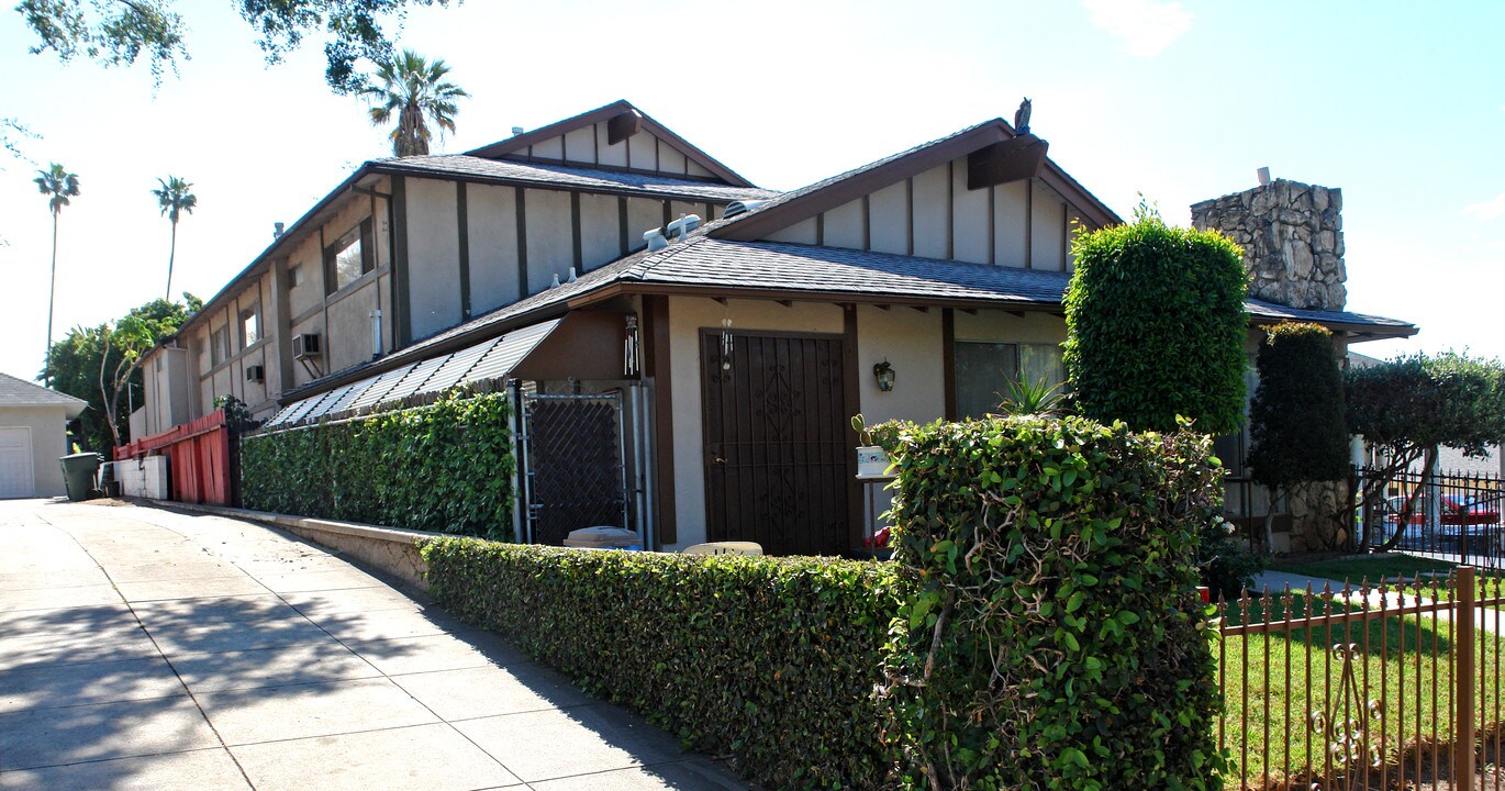 960 Los Robles Ave in Pasadena, CA - Building Photo