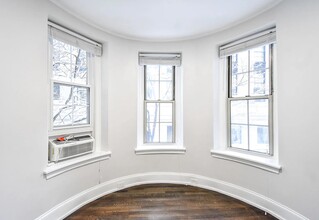 52 Clearway St in Boston, MA - Foto de edificio - Building Photo