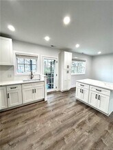 1 Rhodonolia Park, Unit 2 in Norwalk, CT - Building Photo - Building Photo