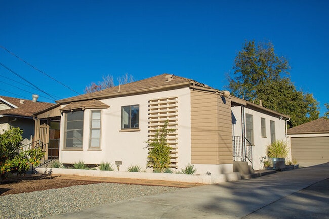 819 E Washington Ave in Orange, CA - Building Photo - Building Photo