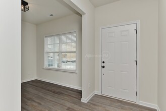 18016 Wilbanks Dr in Charlotte, NC - Building Photo - Building Photo