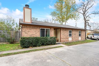 9028 Kerrwood Ln in Houston, TX - Building Photo - Building Photo