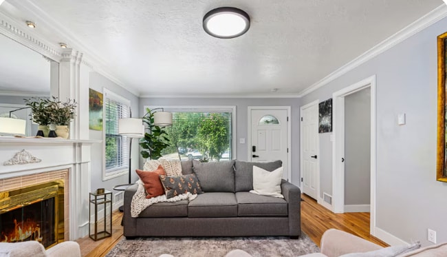 property at 444 N Oakley St