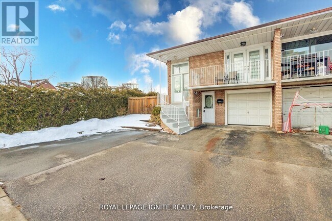 4023 Bishopstoke Ln in Mississauga, ON - Building Photo - Building Photo