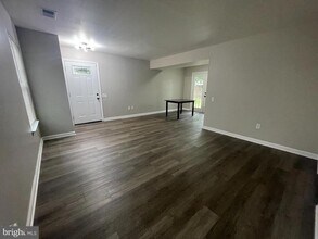 5005 Vane Ct in Waldorf, MD - Foto de edificio - Building Photo