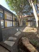 Dream Montrose in Houston, TX - Foto de edificio - Building Photo