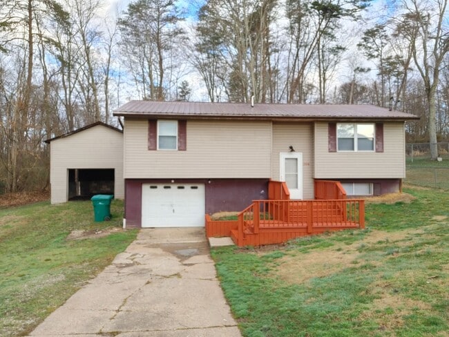 property at 2994 Meadowview Dr