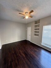 9601 Forest in Dallas, TX - Foto de edificio - Building Photo