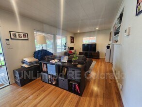 945 N Paris St in Aurora, CO - Building Photo - Building Photo