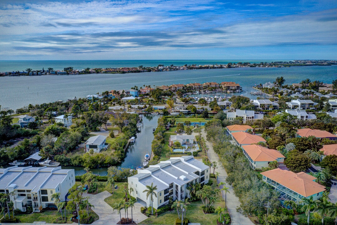 4204 126th St W, Unit 507 in Cortez, FL - Building Photo