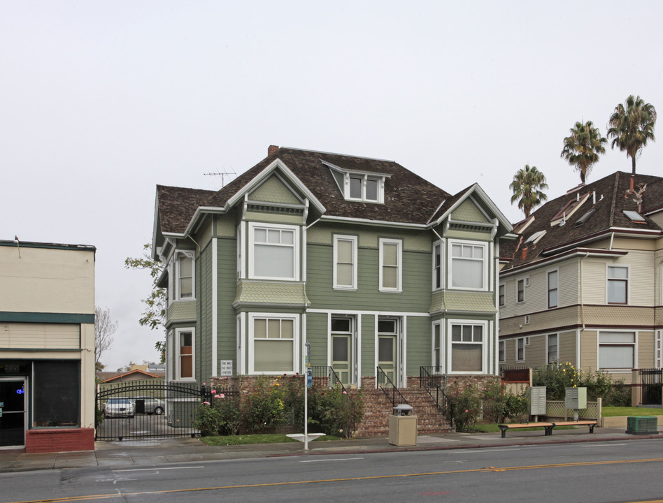 Ivy Hall in San Jose, CA - Building Photo