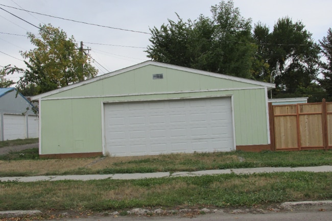 1001 5th Ave S in Great Falls, MT - Foto de edificio - Building Photo