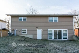 825 W Manor Ct in Glenwood, IL - Foto de edificio - Building Photo