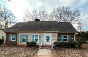4535 Dawnwood Dr in Charlotte, NC - Building Photo - Building Photo