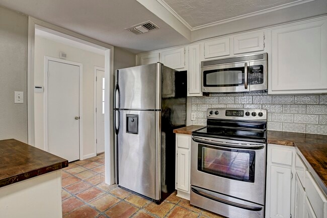 217 Roy St in Houston, TX - Building Photo - Building Photo