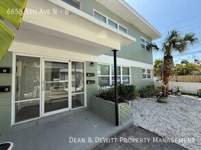 6658 5th Ave N-Unit -B in St. Petersburg, FL - Foto de edificio - Building Photo