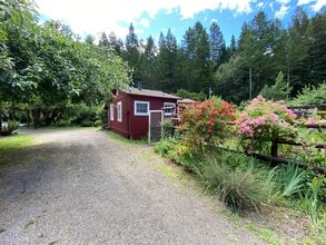 16890 Sweetwater Springs Rd in Guerneville, CA - Building Photo - Building Photo