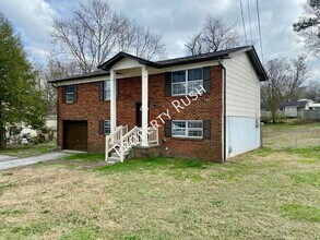 922 Delores Dr in Chattanooga, TN - Building Photo - Building Photo