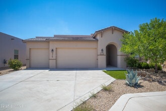 3718 Golden Echo Lp in Las Cruces, NM - Building Photo - Building Photo