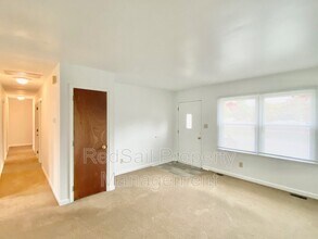 180 Lori Cir in Newport News, VA - Building Photo - Building Photo