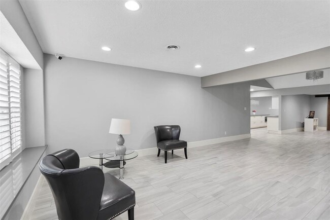 7727 Barberton Dr in Houston, TX - Building Photo - Building Photo