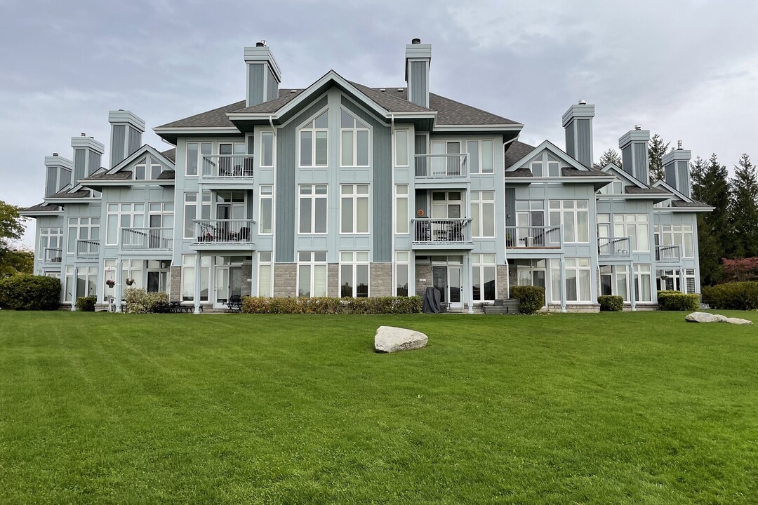 871 Suncrest Cir in Collingwood, ON - Building Photo