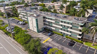 1333 E Hallandale Beach Blvd in Hallandale Beach, FL - Building Photo