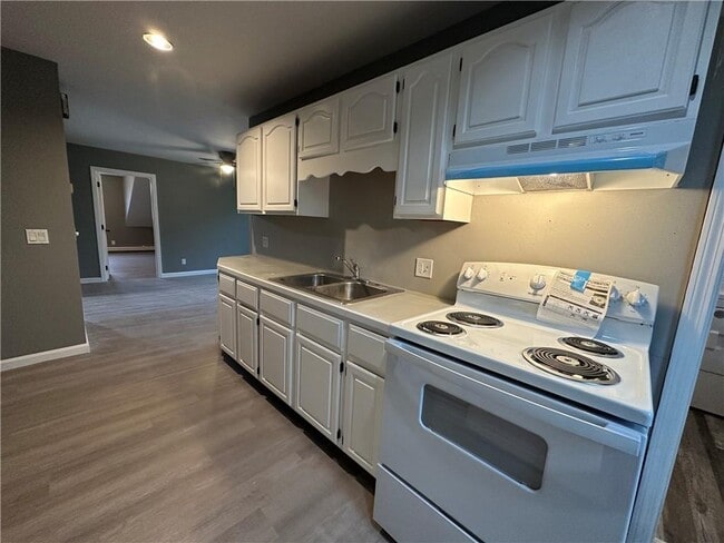 5 Pomham St in Cranston, RI - Building Photo - Building Photo