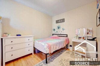 3211 W Armitage Ave in Chicago, IL - Building Photo - Building Photo