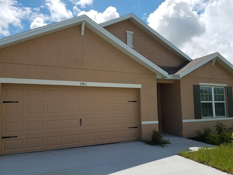 3411 SW 7th Pl in Cape Coral, FL - Building Photo