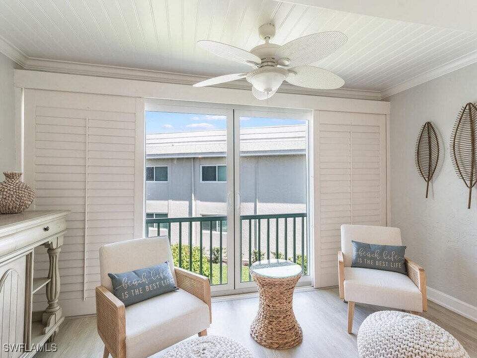 4180 Crayton Rd in Naples, FL - Building Photo