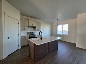 4621 Highgarden Wy in Caldwell, ID - Building Photo - Building Photo