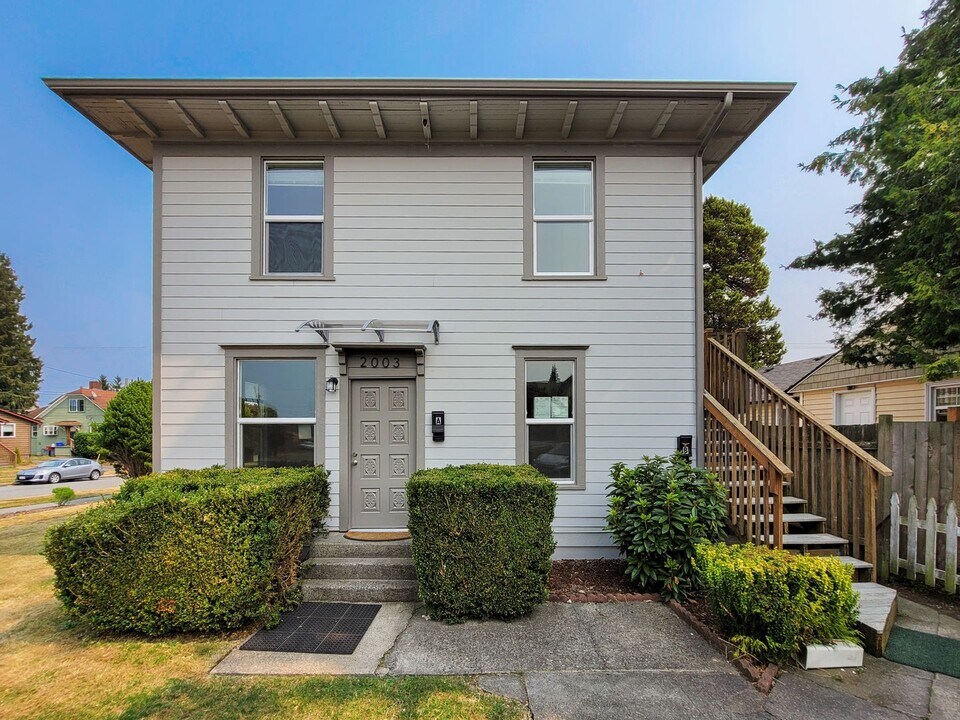 2003 Wetmore Ave-Unit -1 in Everett, WA - Building Photo